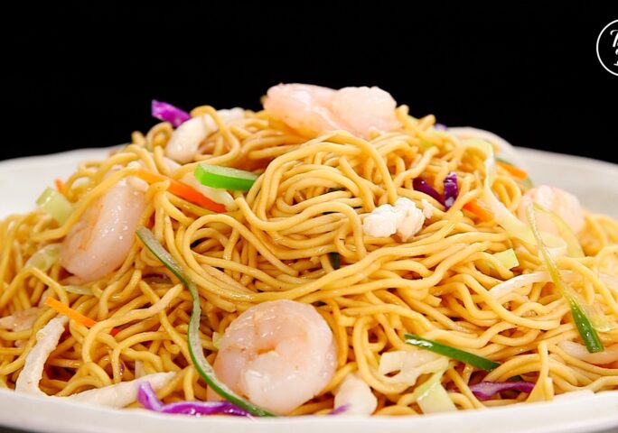 Stir-Fried Noodles With Chicken & Shrimp