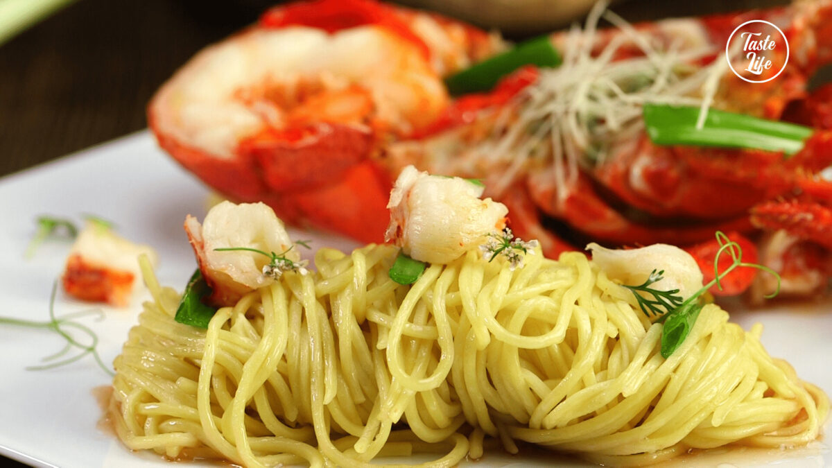 Lobster Noodle StirFry chinese food cooking dinner Taste Life