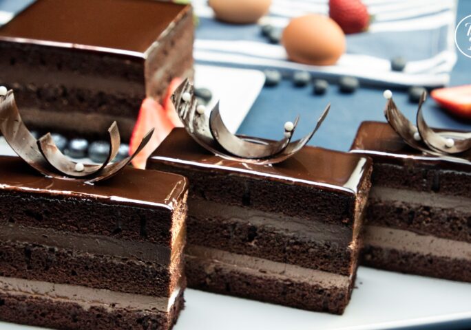 Amazing Chocolate Glazed Cake