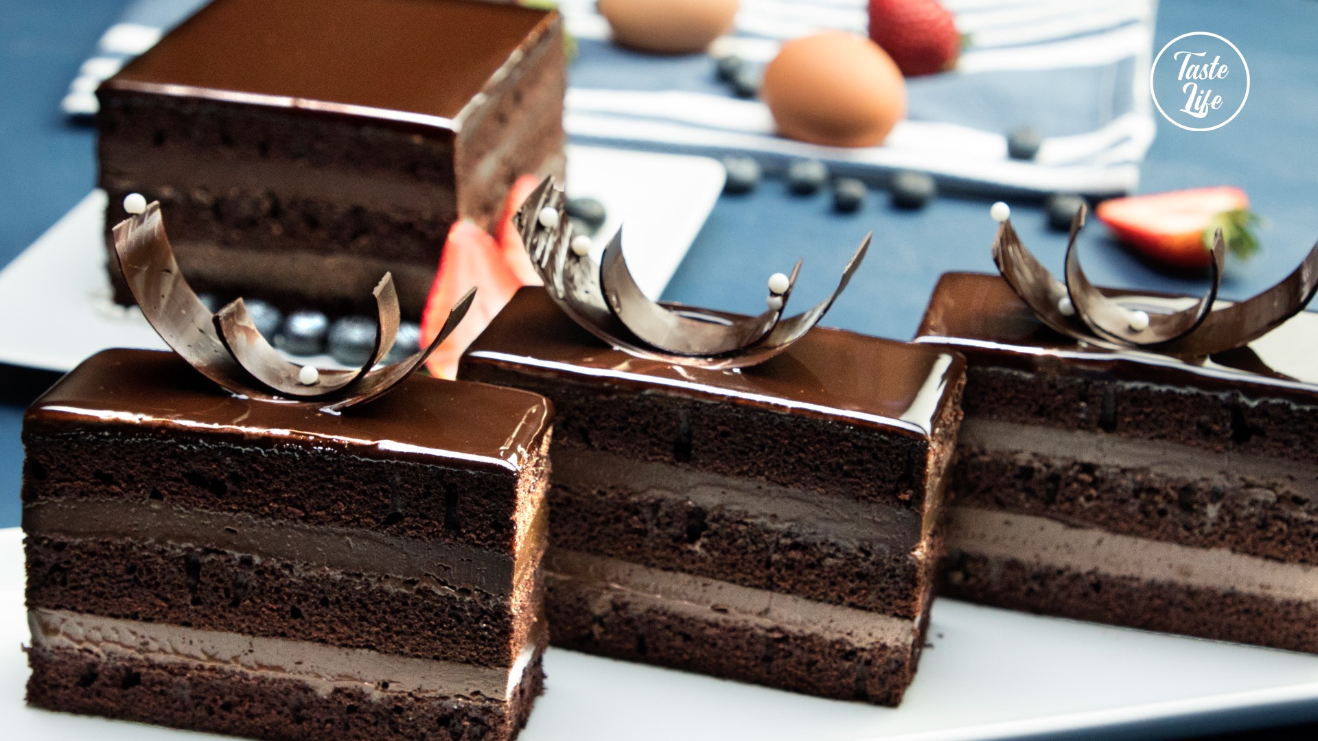 Buy & Send Pastries, Pastries Online Delivery in Mumbai, Chocolate Pastries