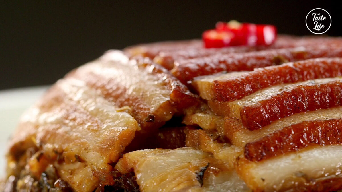 BowlSteamed Pork Belly With Preserved Vegetable cooking pork