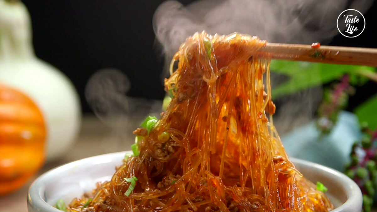 Ants Climbing a Tree (Spicy Mung Bean Noodles With Minced Meat Stir-Fry ...