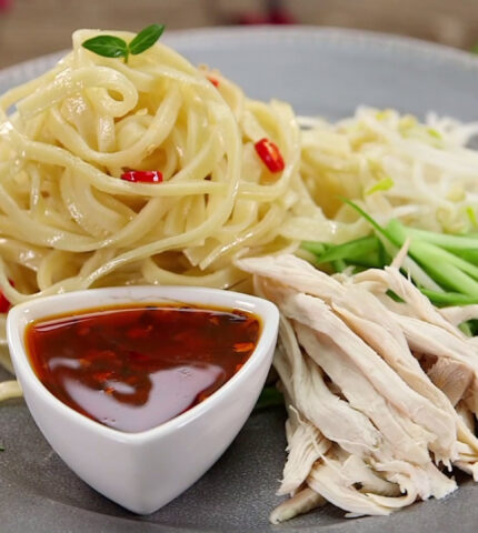 Spicy Cold Noodles With Shredded Chicken