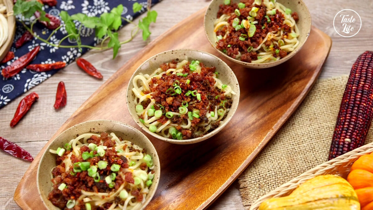 Traditional Dan Dan Noodles | chinese food | chow mein | noodles | Taste Life