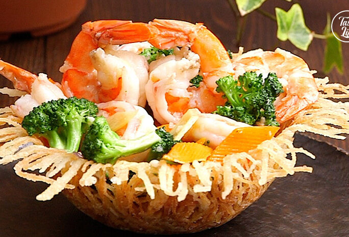 Seafood with Vegetables in Crispy Bird’s Nest