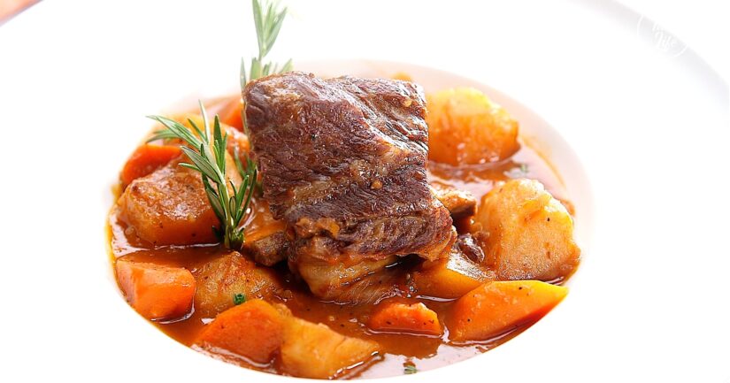 Red Wine-Braised Beef Short Ribs