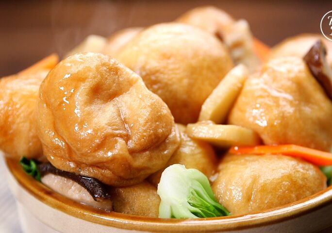Mushrooms and Fried Gluten Balls in a Clay Pot