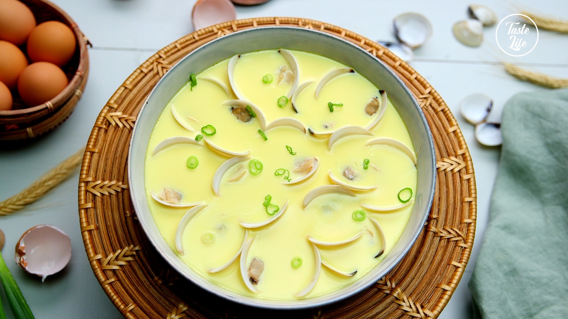 Chinese steamed eggs with clams - smelly lunchbox