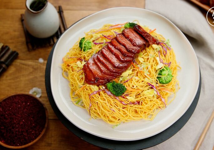 Chinese BBQ Pork Lo Mein Noodles
