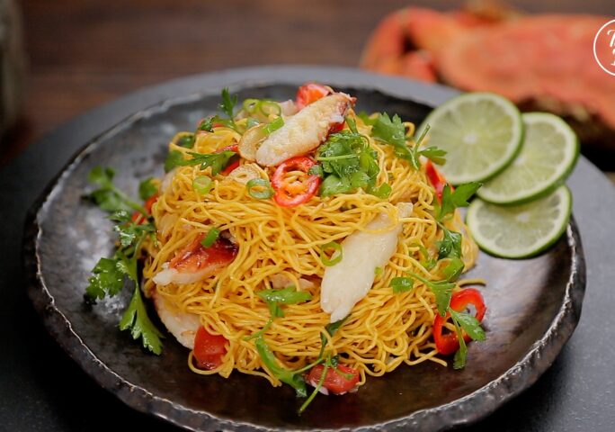 Easy Stir-Fry Noodles With Crab Meat | bass | chinese food | chow mein ...