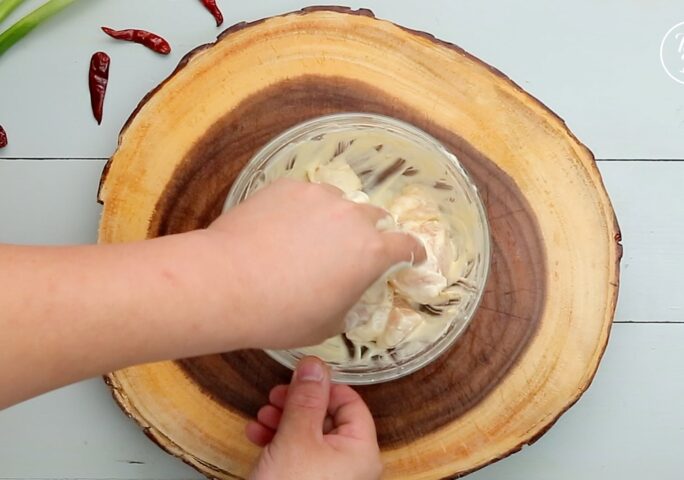 [Marinate chicken] Step 3