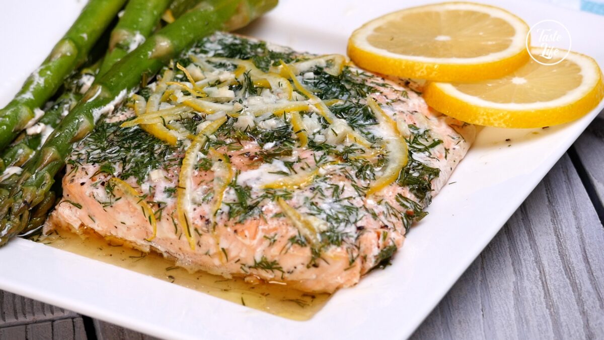 Baked Salmon with Asparagus in Foil | dinner ideas | easy dinner ideas | lunch ideas | Taste Life