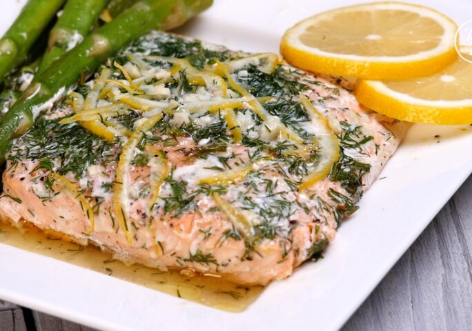 Baked Salmon with Asparagus in Foil