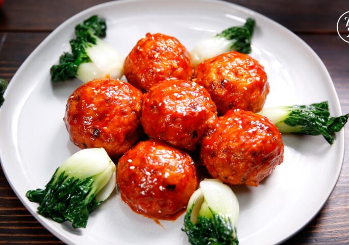 Sauté Tofu and Pork Meatballs