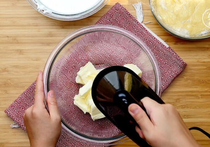 Step 4 [BUTTER CREAM]