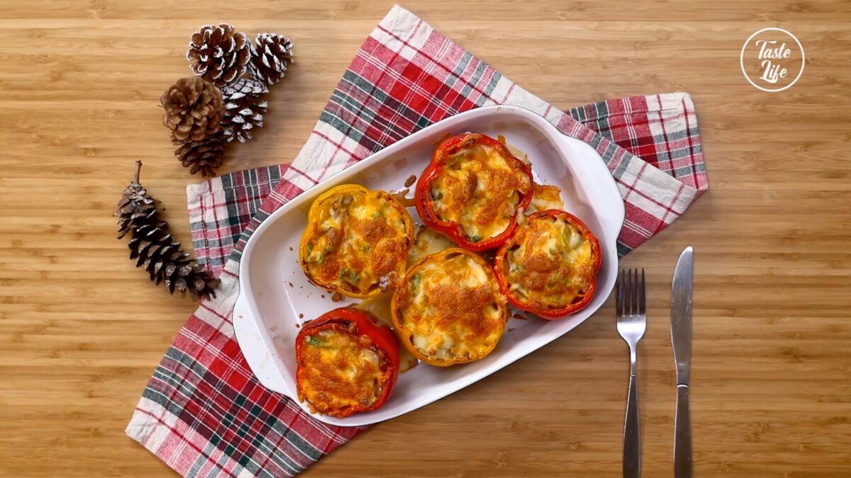 Leftover Chicken and Stuffing Stuffed Peppers | dinner recipes | quick dinner ideas