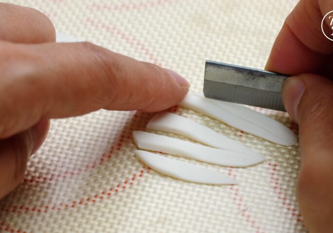 To make the swan - Step 1