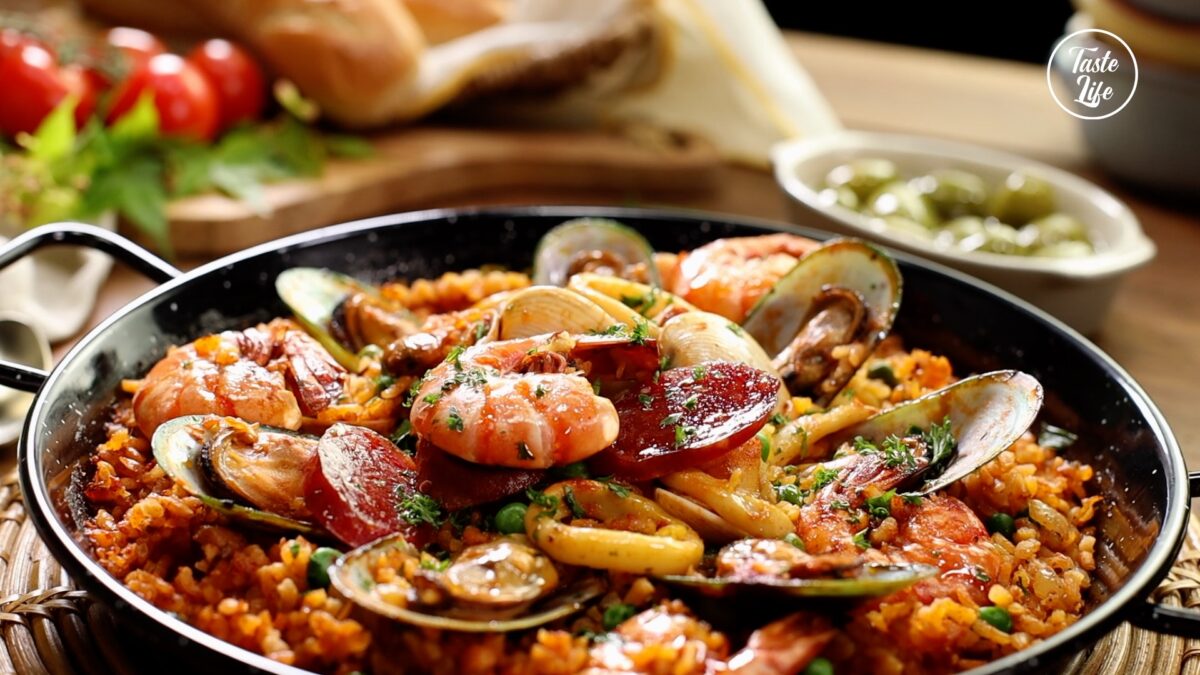 Easy Oven Baked Paella With Shellfish and Chorizo dinner recipes