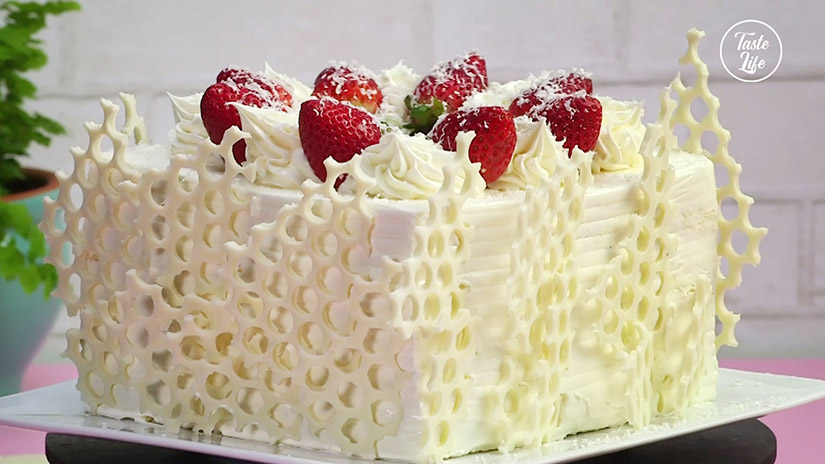 Chocolate, Raspberry and Honeycomb Cake Recipe | Dr. Oetker