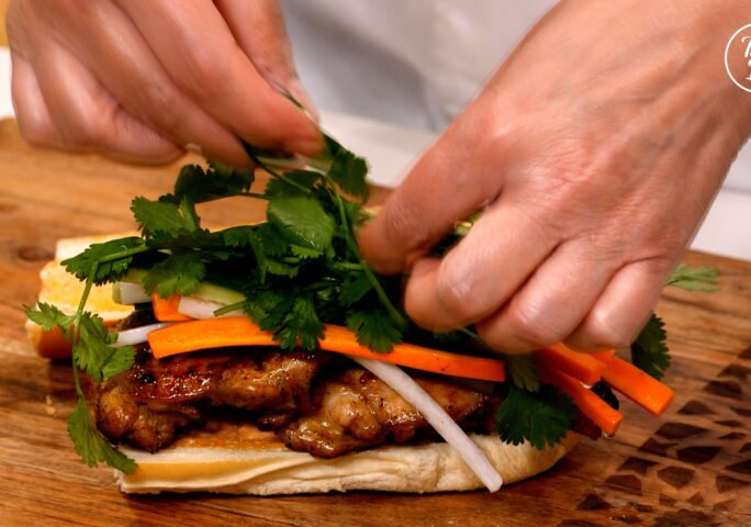 Step 7【ASSEMBLE BANH MI】