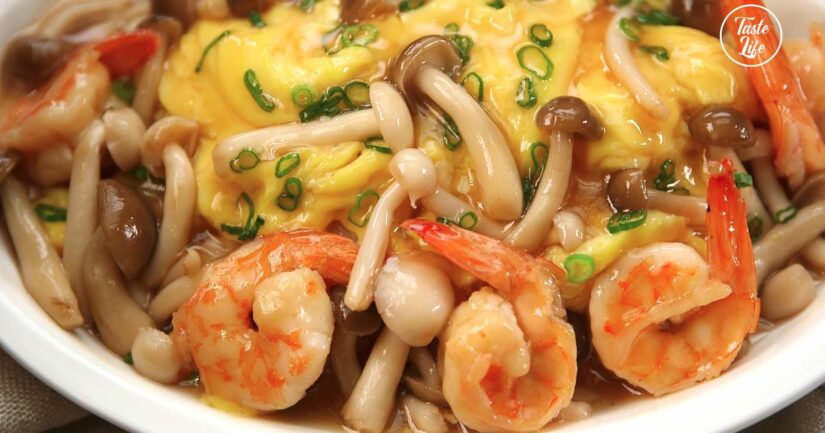 Shrimp and Mushrooms with Scrambled Eggs in Oyster Sauce