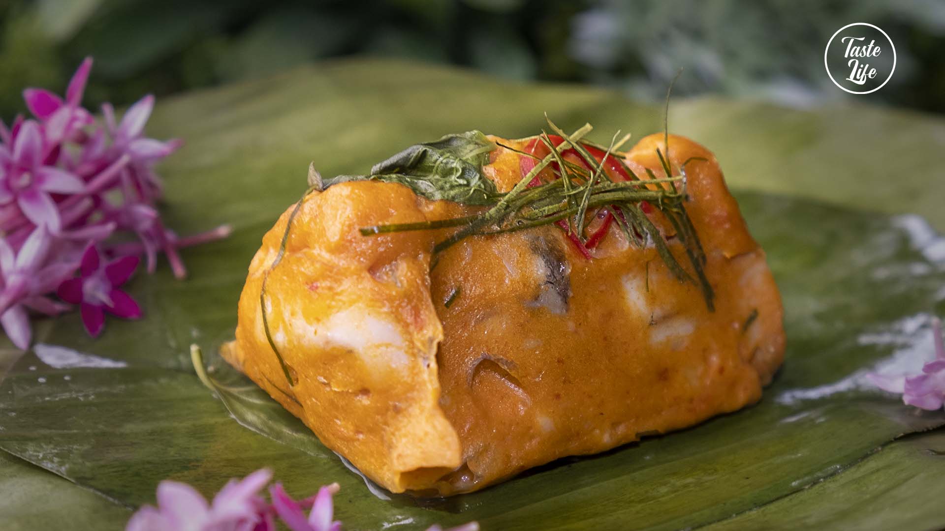 https://img.tastelife.tv/assets/uploads/2020/06/THUMBNAIL_THAI_STEAMED_FISH___CHUMPOL.jpg