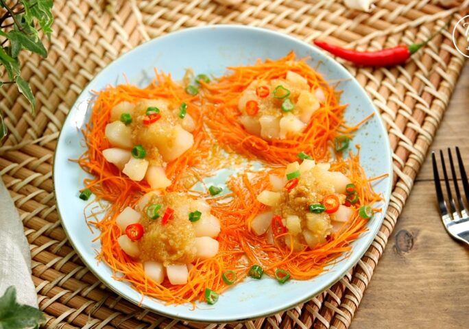 Steamed Scallops With Garlic Sauce