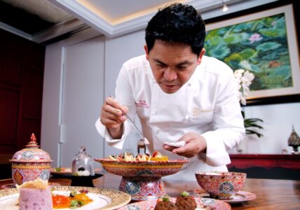 Taste Asia – Season 1 | Chumpol Jangprai – R-Haan