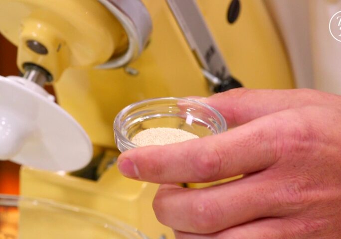 【Mixing/kneading with hands】Step 1