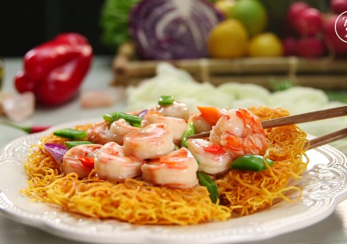 【Noodle Pizza with Shrimp Topping】