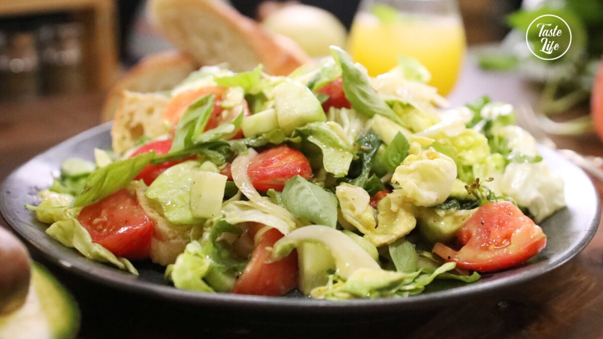 Tomato Panzanelle | brunch | easy dinner recipes | lunch ideas | Taste Life