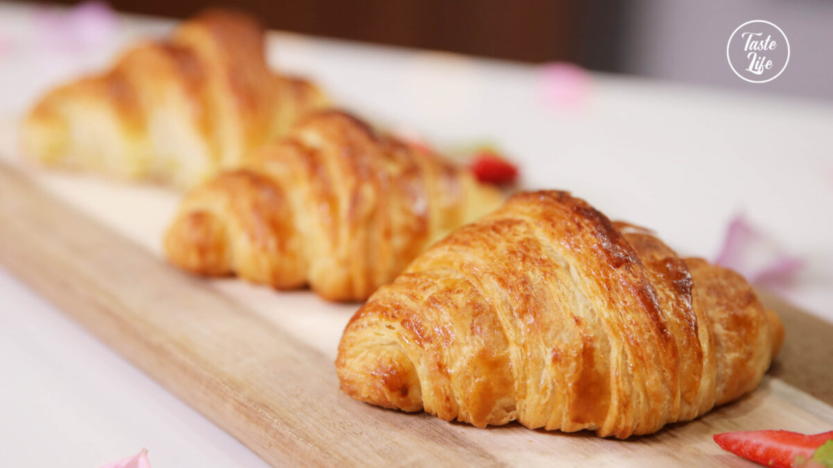 Croissants | bacon | breakfast | cheesecake | Taste Life