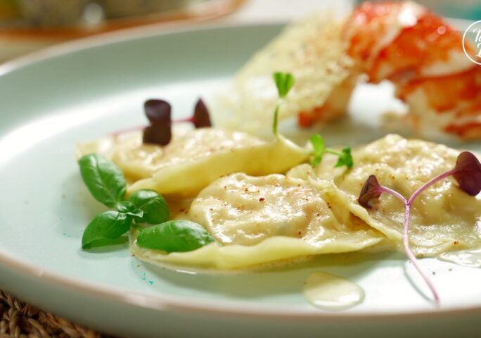 Lobster Ravioli With Creamy Lobster Sauce
