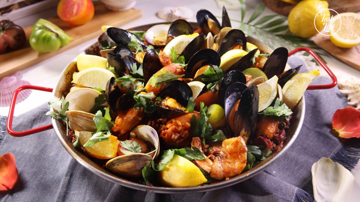 Paella: Seafood-and-Chicken with Chorizo | dinner recipes | easy dinner ideas | seafood | Taste Life