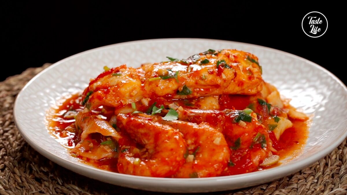 Seafood Pasta in Olive Tomato Sauce | dinner ideas | dinner recipes | easy dinner ideas