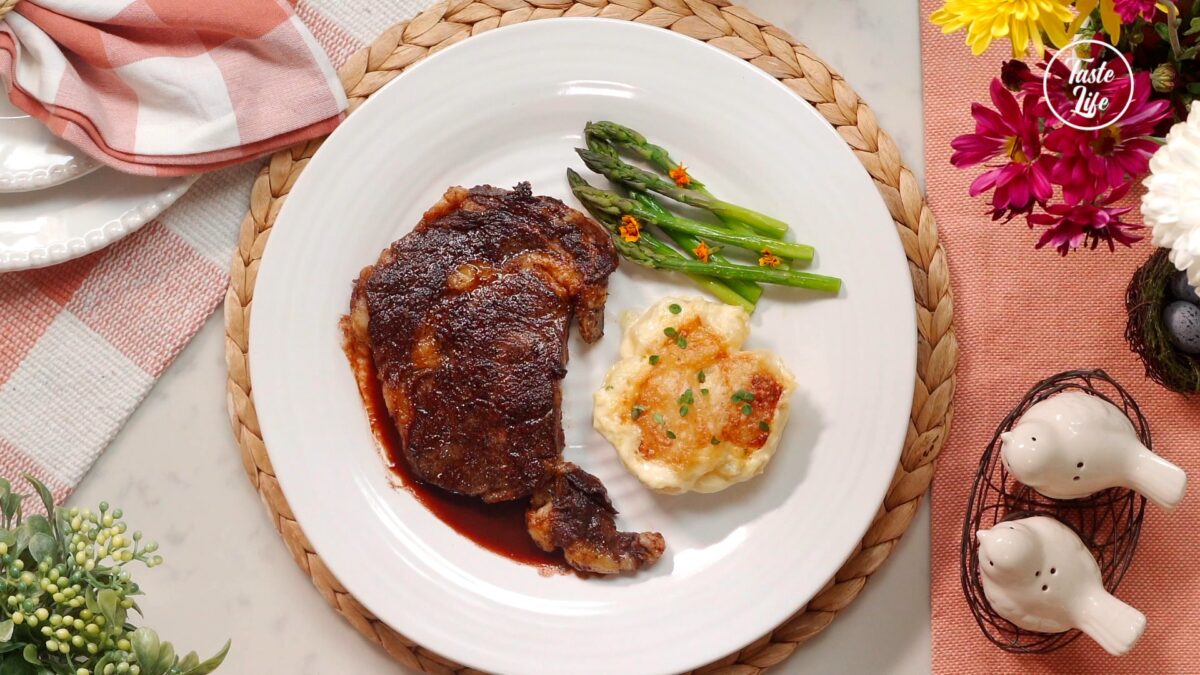Steak With Red Wine Demi and Gratin Dauphinois | easy dinner ideas | easy Steak With Pan Sauce and G