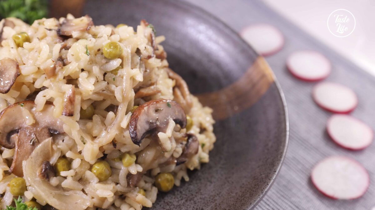Creamy Mushroom and Pea Risotto | brunch | dinner ideas | rice