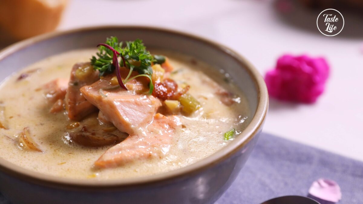 Salmon Chowder | easy recipes | seafood | soup recipes | Taste Life