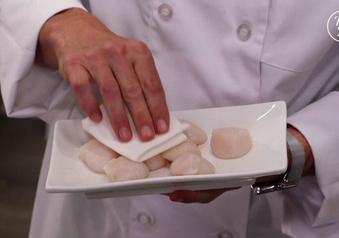 Step 1 【For The Scallops】