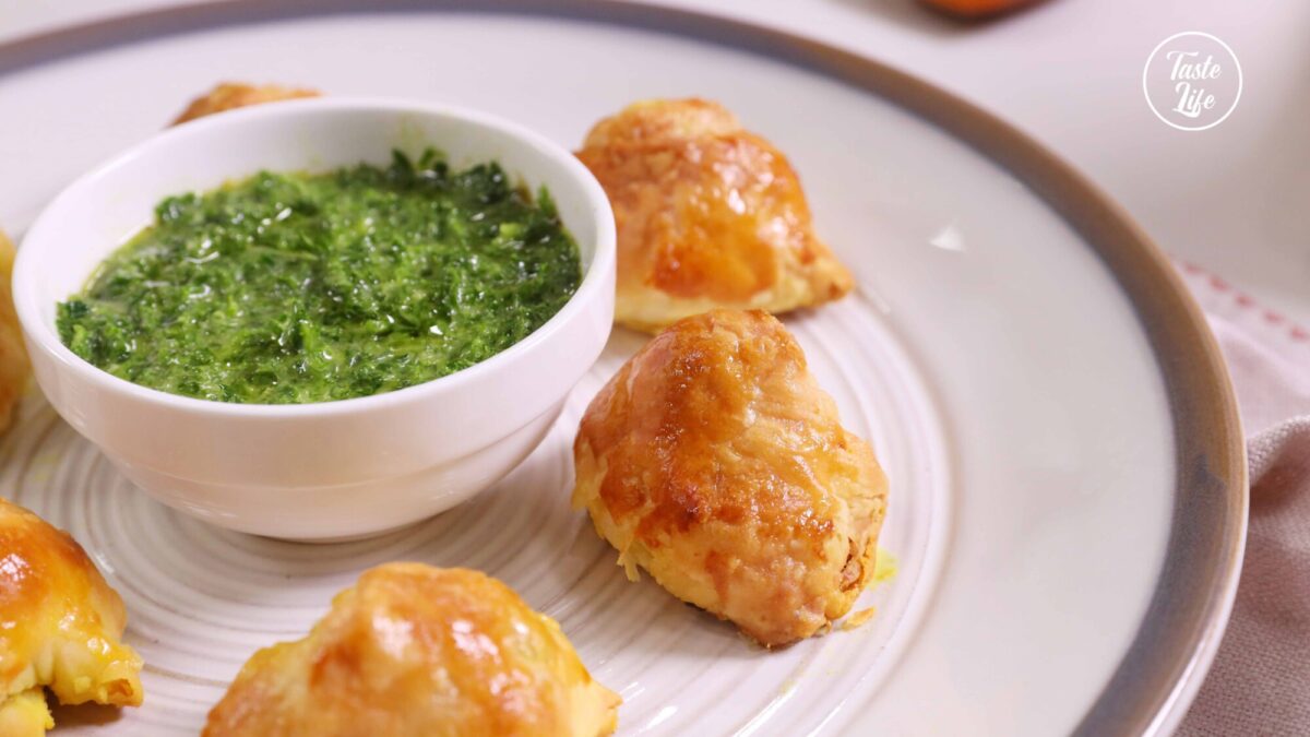 Veggie Samosas With Cilantro Chutney vegetarian vegetarian food