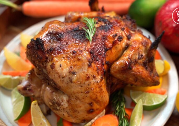 https://img.tastelife.tv/assets/uploads/2021/01/00781_Roast_Chicken_with_Salad_T2-684x480.jpg