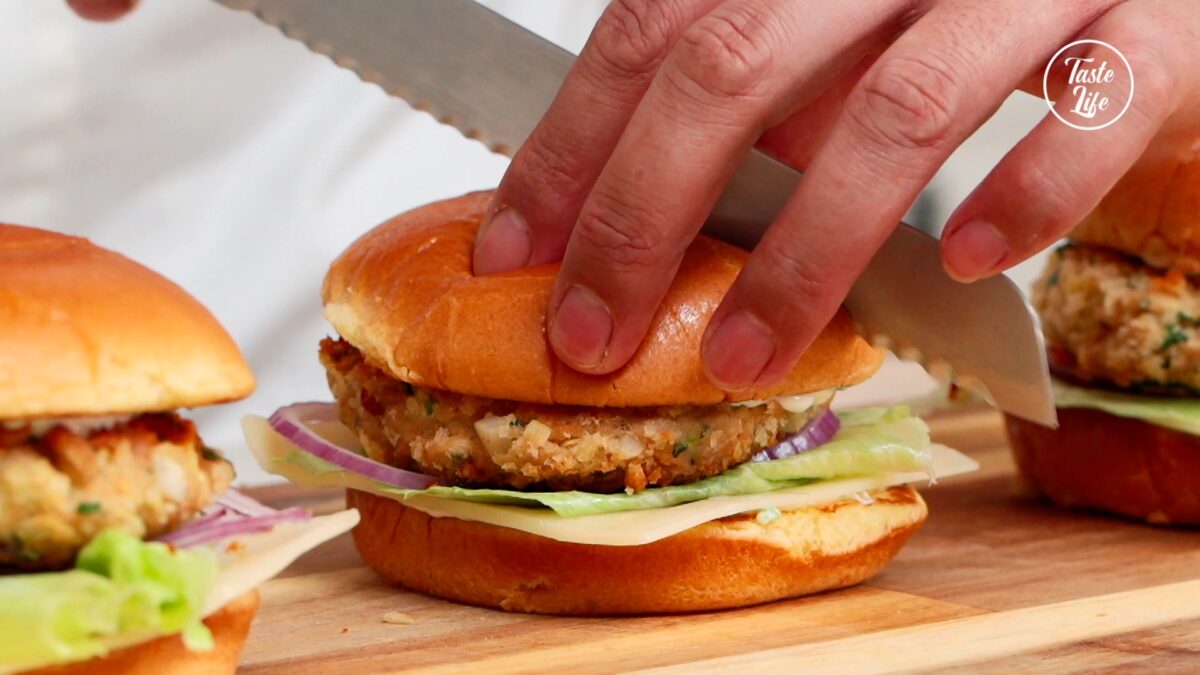 PanSeared Tuna Burgers With Lemon Garlic Mayonnaise cooking crab
