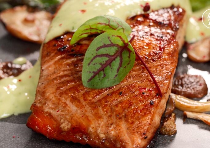 Salmon With Avocado Sauce and Vegetable