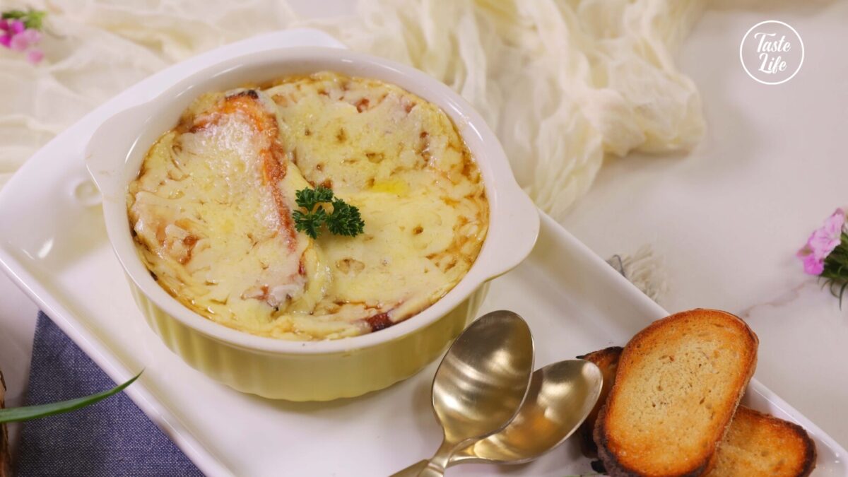 French Onion Soup | breakfast | soup | soup recipes | Taste Life