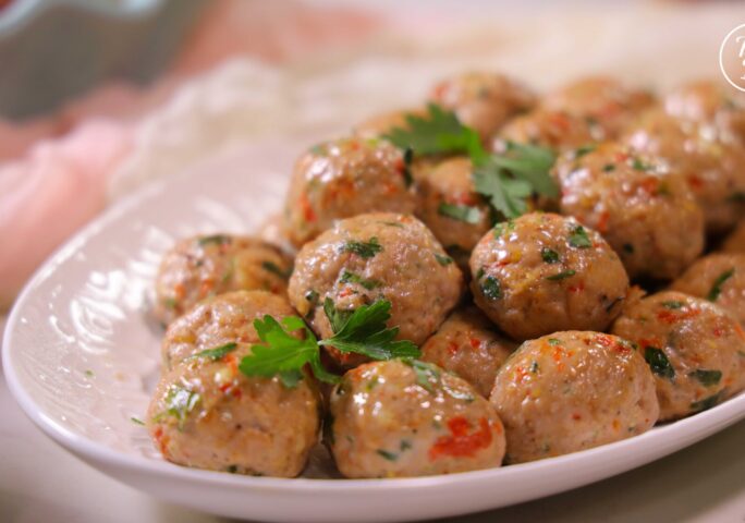 Keto Meal: Chicken Kofta Meatballs & Cauliflower Couscous