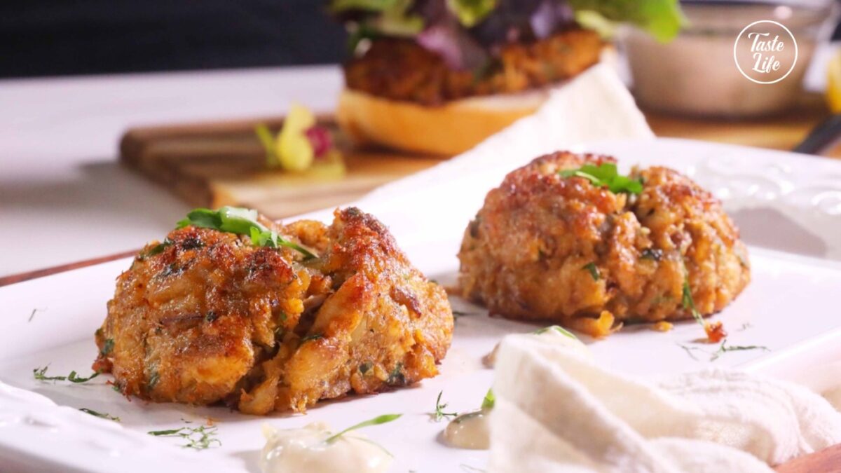 Maryland Crab Cakes | dinner ideas for tonight | dinner recipes | easy dinner ideas