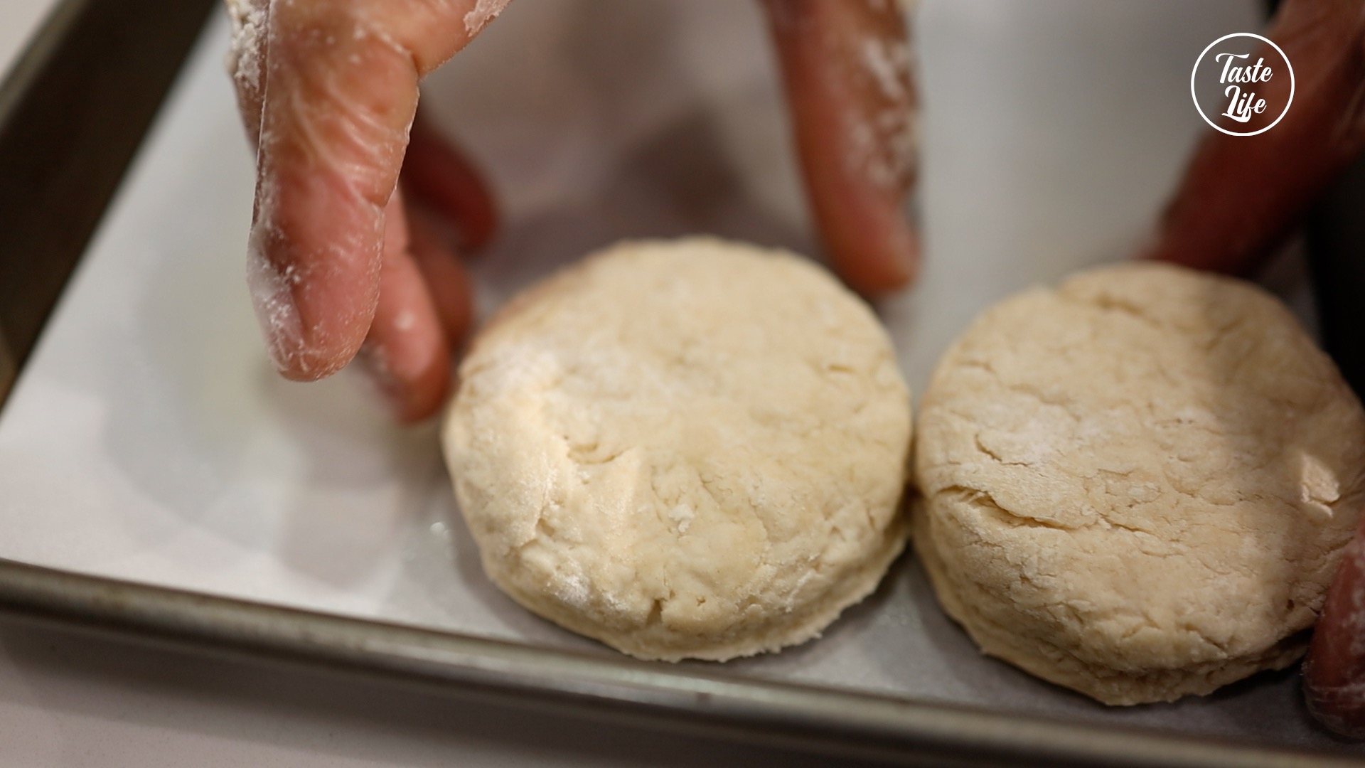 【 Buttermilk Biscuits】Step 8: