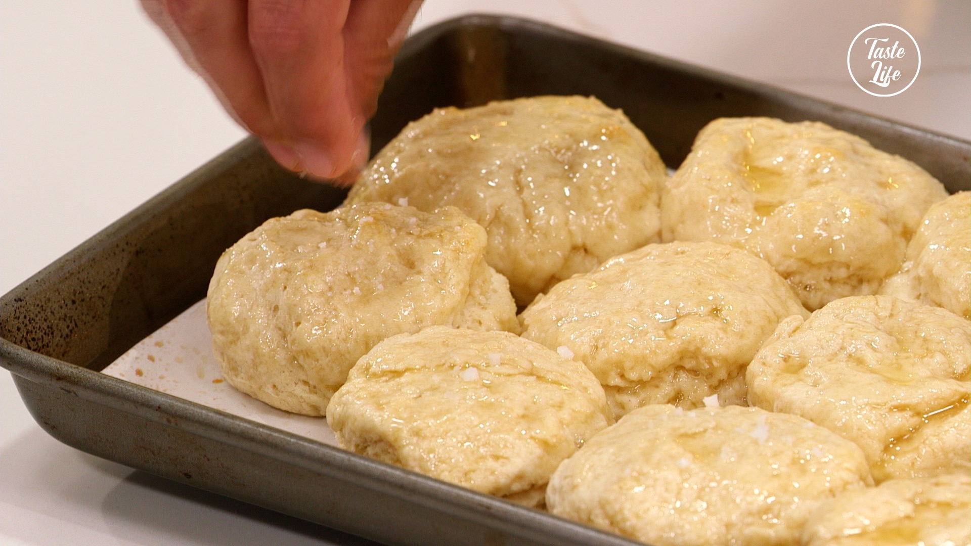 【 Buttermilk Biscuits】Step 12: