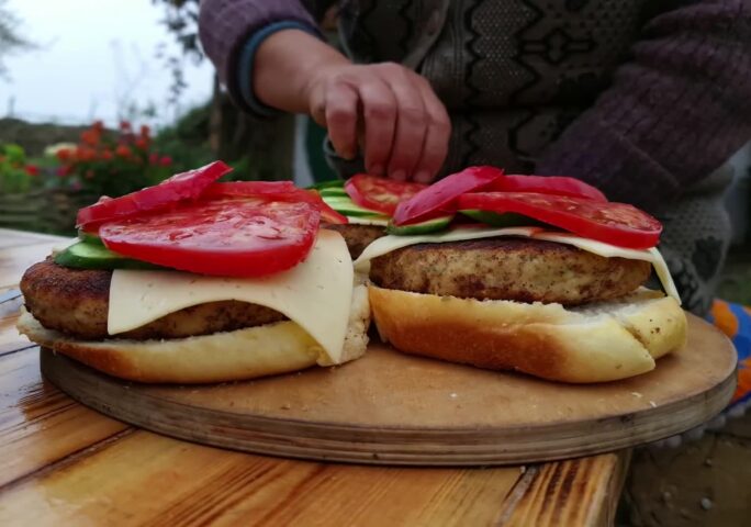 Assemble the burgers