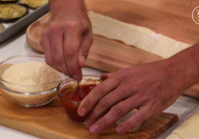 Step 5 【For The Tomato Sauce】